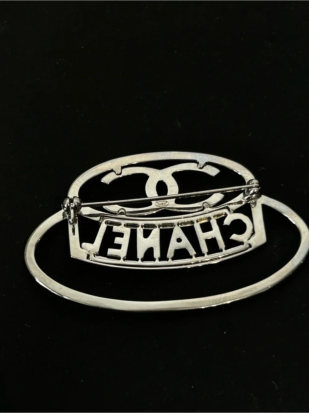 CHANEL statement brooch